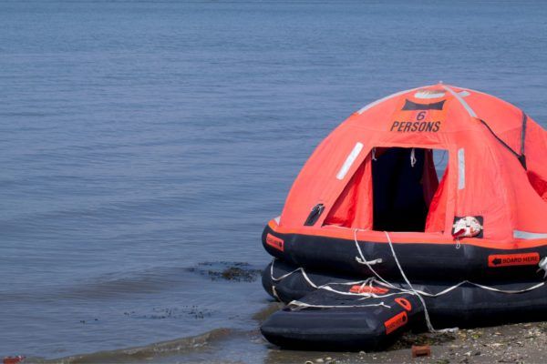 Radeau-survie-600x400.jpg